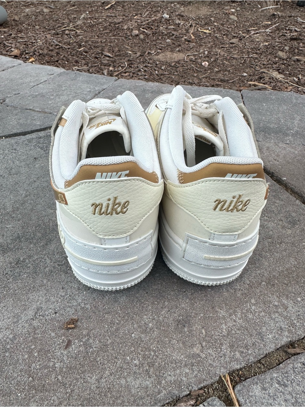 Nike Air Force 1 ‘07 White Gold Metallic Low Top Sneakers Women’s Size 10 - Picture 4 of 7